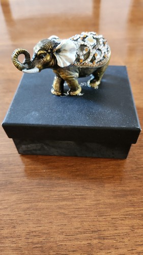 Treasured trnkets juliana - treasured, by