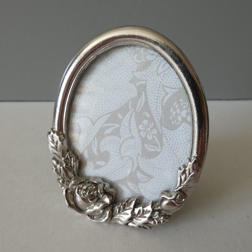 Silver tone metal oval - silver,