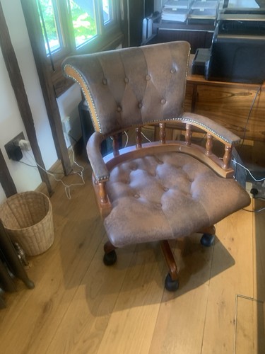 Excellent leather wheel back - excellent,