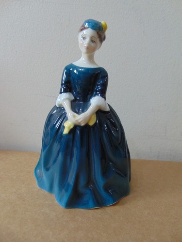 Royal doulton small ladies - doulton,