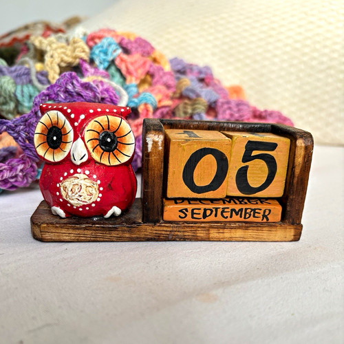 Vintage wooden desktop block - vintage,