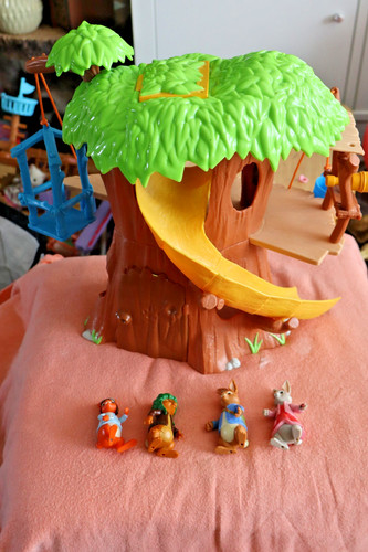 Peter rabbit tree - rabbit, house