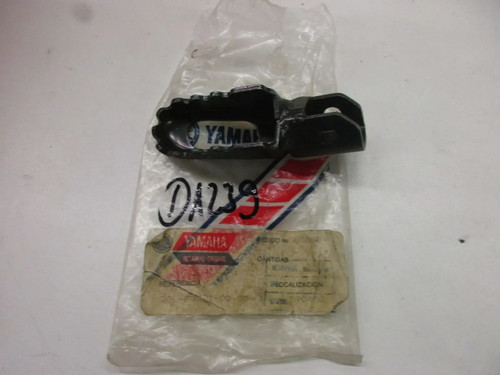 Footrest 20l f7431 d1239 - footrest, 20l-f7431-00