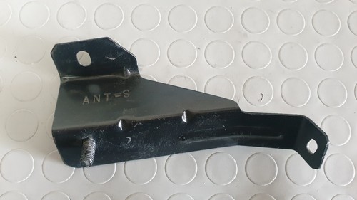 Front left bumper bracket - left,