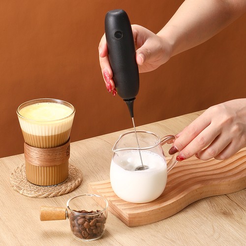 Electric milk frother handheld - milk,