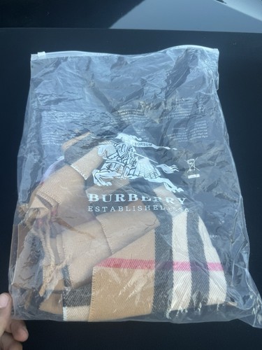 Burberry scarf slightly used - burberry,