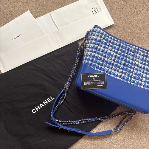 Chanel handbag used once - handbag,