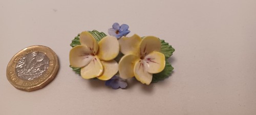 Vintage denton china brooch - denton,