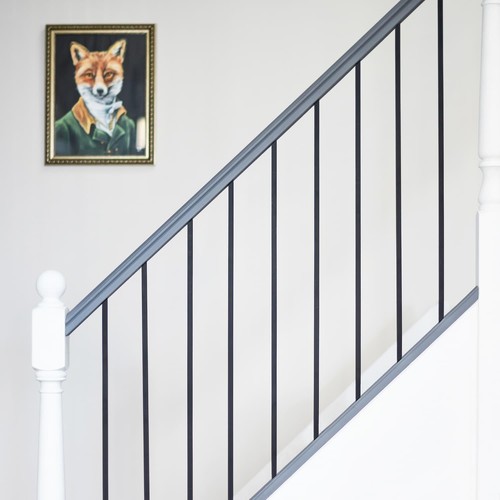 Black straight design metal - straight,
