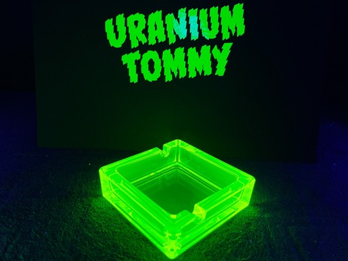 Uranium vaseline glass ashtray - vaseline,