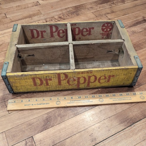 Pepper vintage wooden soda - dr,