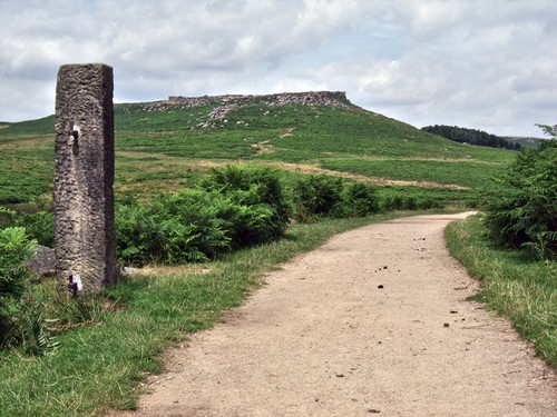 Photo stone gate post - stone,
