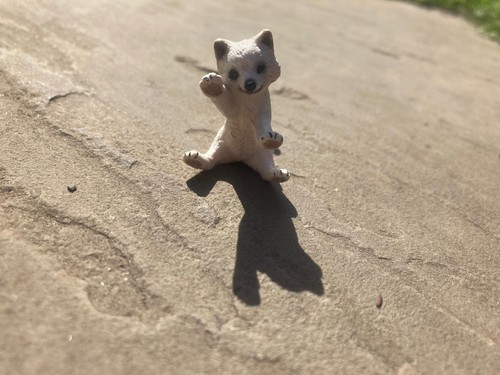 Rare retired schleich puppy - rare,