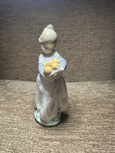 Stunning retired lladro - retired,