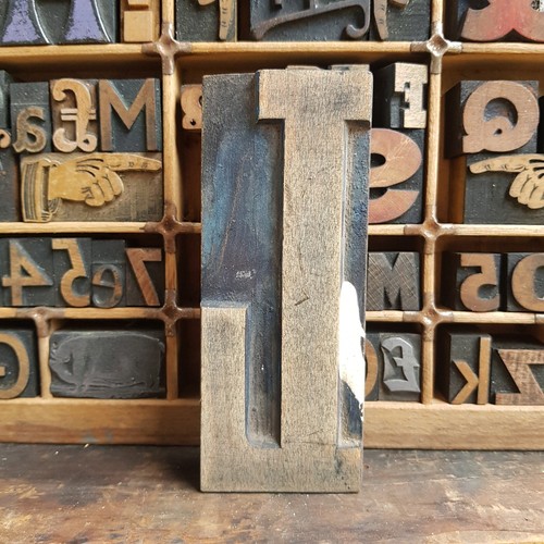 Huge wooden letterpress - huge,
