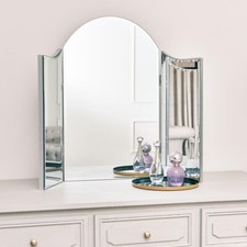 Vintage tabletop trile vanity
