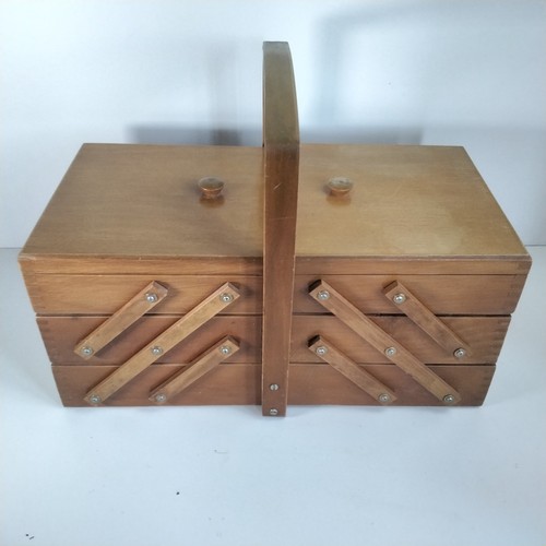 Cantilever tier wooden - cantilever,