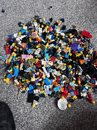 Lego mini figs and - 1, kg