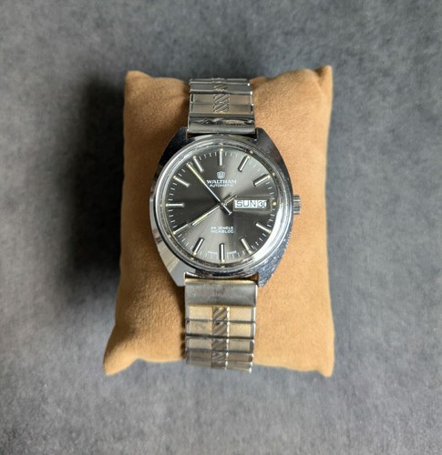 Vintage waltham jewels - 25,