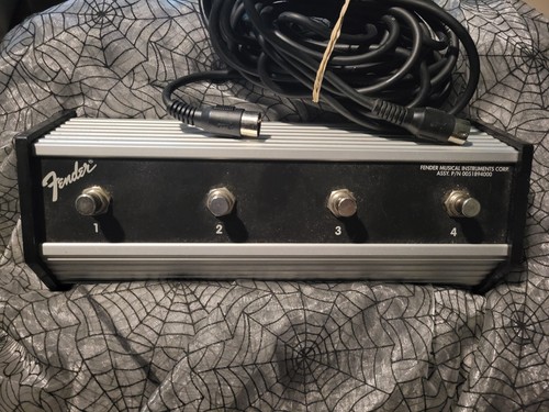 Fender button guitar amp - 4,