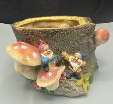 Woodland gnomes & toadstools