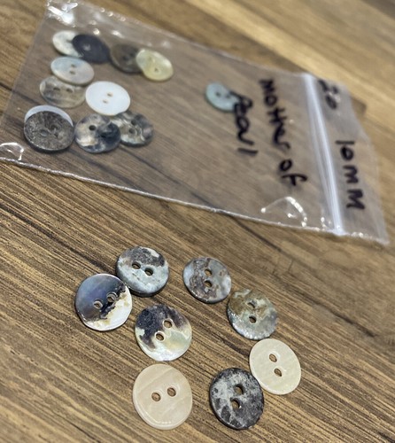 Mother pearl buttons - pearl,
