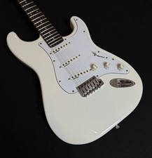 Vintage V6 Stratocaster Electric Guitar (Custom) - Off White