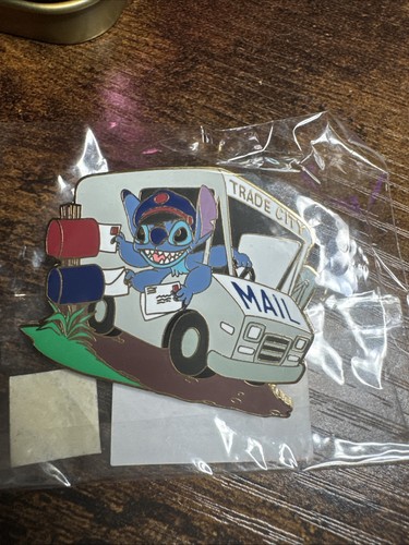 Disney pin limited release - pin,