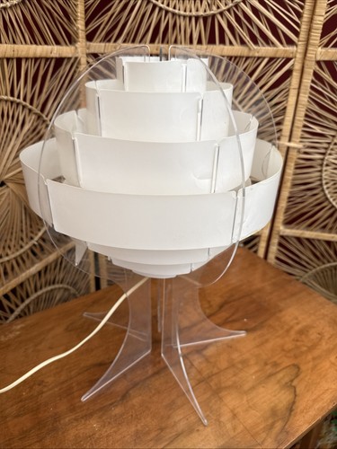 Ikea lakane strips - “strips”, table