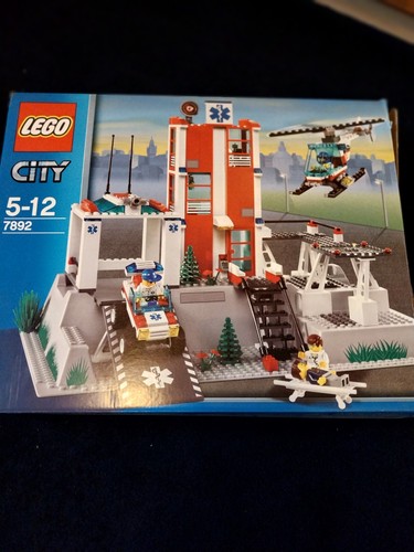 Lego city hospital - lego,