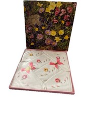 New Boxed 6 Ladies Handkerchiefs White Embroidered Flowers 100% Cotton Vintage 