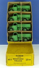 DINKY TOYS 25W / 411 BEDFORD TRUCK TRADE BOX OF 4 IN EXCELLENT CONDITION