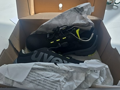 Uvex safety trainers - 1,