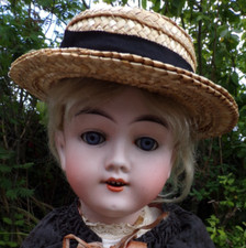 LOVELY MAX HANDWERCK ANTIQUE