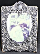 1892 William Comyns Sterling Silver Repousse w/ Cherubs Picture Frame - English