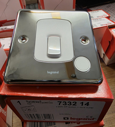 Legrand 7332 20a switch - 14,