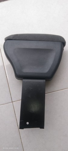 Center console arm rest - center,