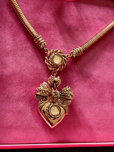Butler wilson heart pendant - &,