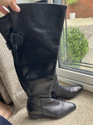 Russel and bromley - bromley, black