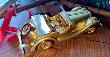 Mint Condition Vintage Gold Tone Cigarette Lighter  . Works But Slight Leak