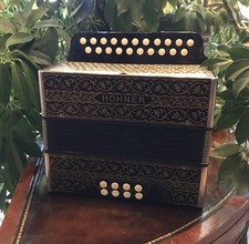 Vintage (1940s) Hohner Vienna Pokerwork HA-2815 CF Diatonic Accordion
