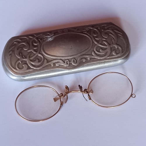 Antique pince nez - nez, spectacles'