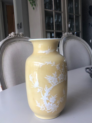 Chinese yellow vase pate - yellow,