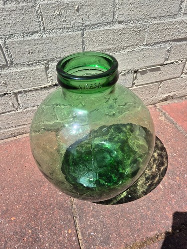 Viresa green glass bottle - green,