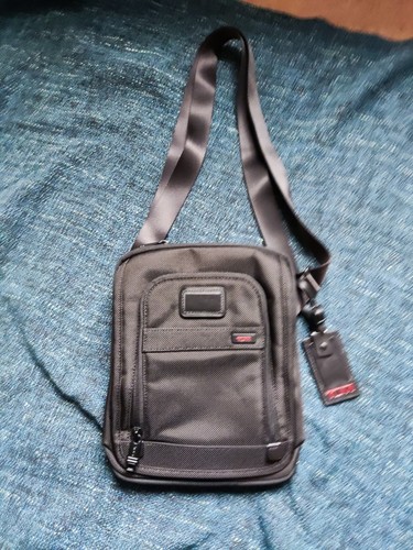 Tumi ipad messenger - messenger, crossbody