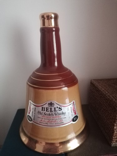 Vintage wade pottery bells - ,