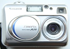Fujifilm FinePix A210 3xOptical Zoom 3.2 MP Digital Camera FOR PARTS!