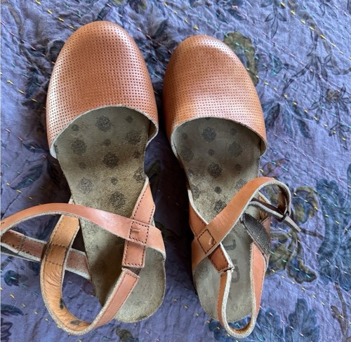 The art company - art, shoes