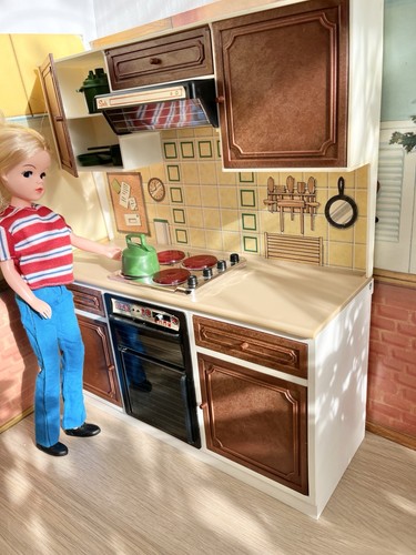 Vintage sindy kitchen - (1983),