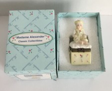 Madame Alexander Porcelain Hinged Trinket Box 2000 “Rosebud”